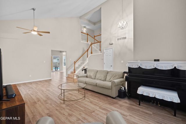 6809 ECHO CLIFFS Drive, El Paso, TX 79912