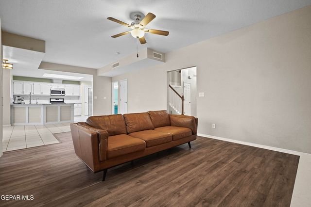 6809 ECHO CLIFFS Drive, El Paso, TX 79912