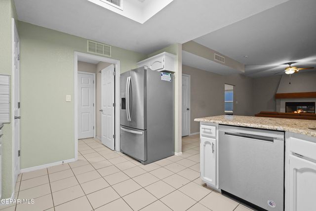 6809 ECHO CLIFFS Drive, El Paso, TX 79912