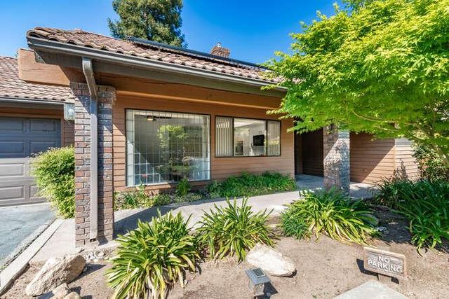 2063 W Barstow Avenue, Fresno, CA 93711