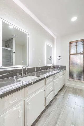 2063 W Barstow Avenue, Fresno, CA 93711