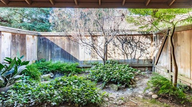 2063 W Barstow Avenue, Fresno, CA 93711