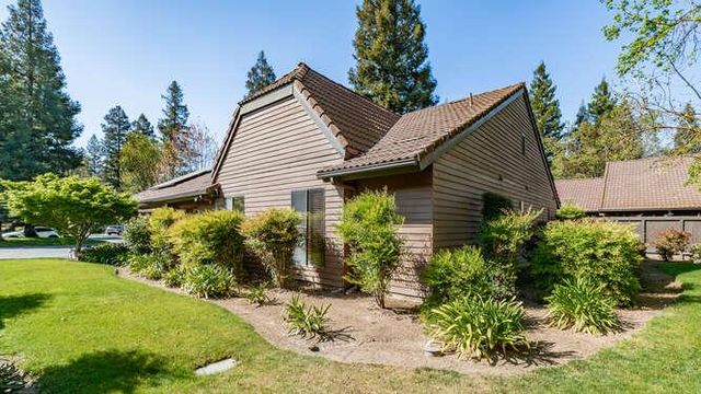 2063 W Barstow Avenue, Fresno, CA 93711