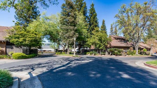 2063 W Barstow Avenue, Fresno, CA 93711