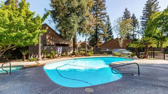 2063 W Barstow Avenue, Fresno, CA 93711