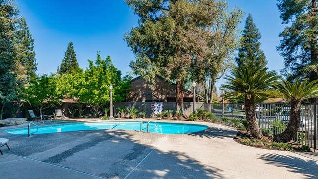 2063 W Barstow Avenue, Fresno, CA 93711