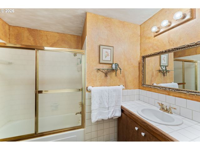 5510 IDAHO St, Vancouver, WA 98661