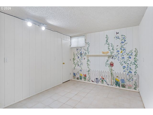 5510 IDAHO St, Vancouver, WA 98661