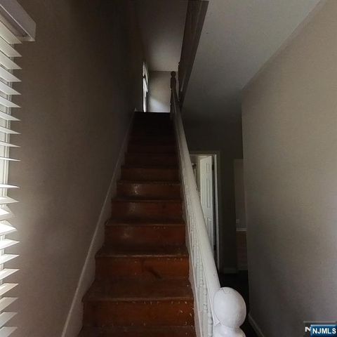 83 E Forest Avenue, Teaneck, NJ 07666