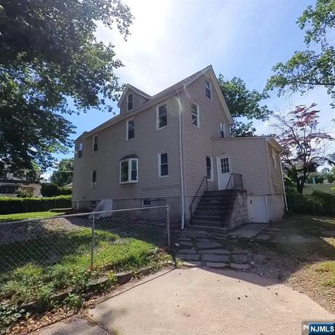 83 E Forest Avenue, Teaneck, NJ 07666