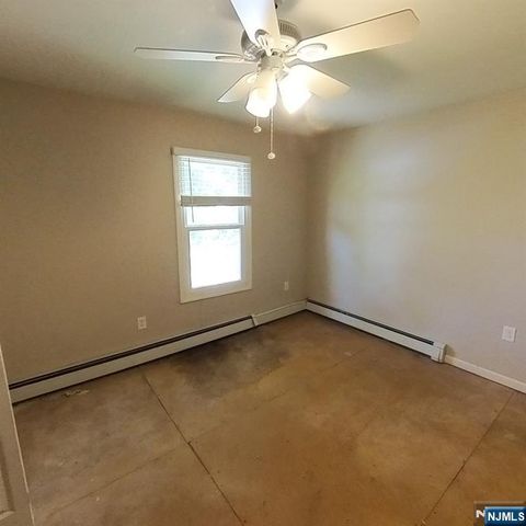 83 E Forest Avenue, Teaneck, NJ 07666