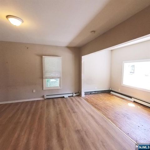 83 E Forest Avenue, Teaneck, NJ 07666