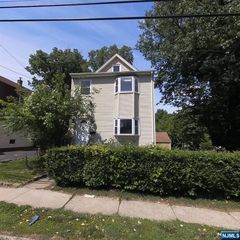 83 E Forest Avenue, Teaneck, NJ 07666