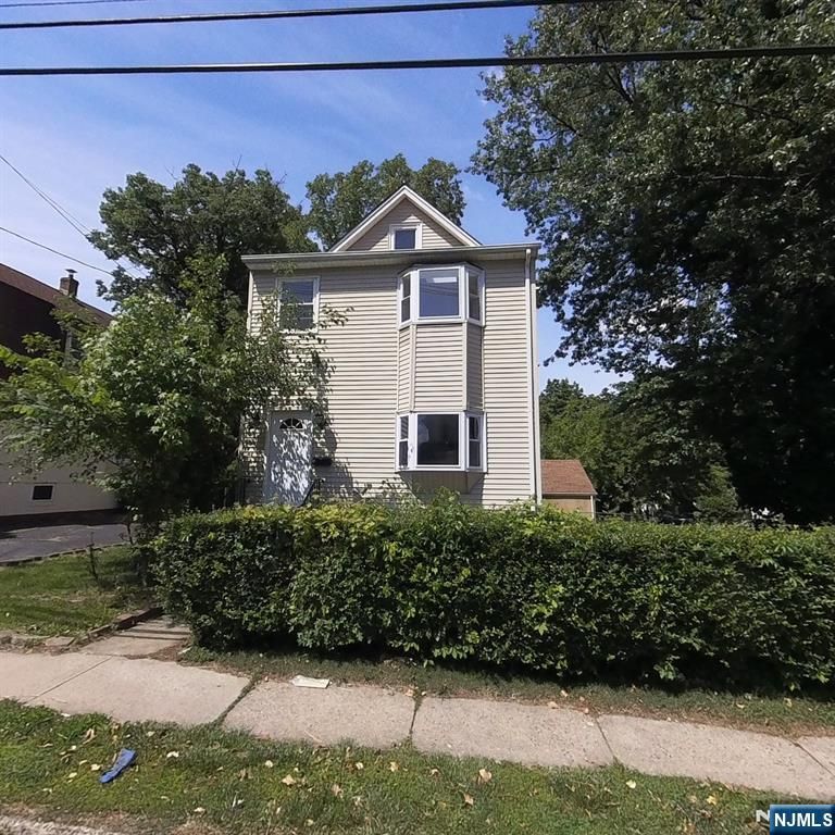 83 E Forest Avenue, Teaneck, NJ 07666
