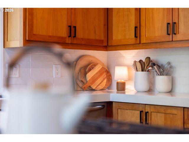 25 BECKET St, Lake Oswego, OR 97035