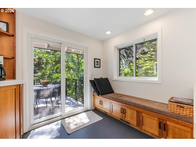 25 BECKET St, Lake Oswego, OR 97035