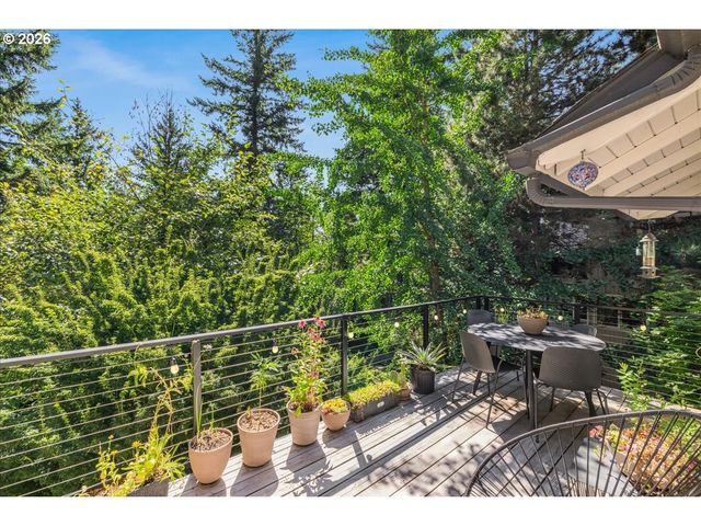 25 BECKET St, Lake Oswego, OR 97035