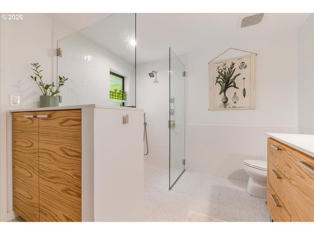 25 BECKET St, Lake Oswego, OR 97035