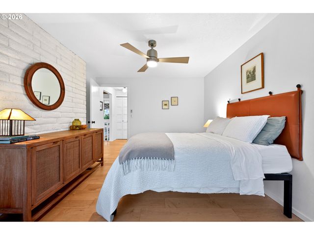 25 BECKET St, Lake Oswego, OR 97035