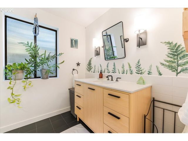 25 BECKET St, Lake Oswego, OR 97035