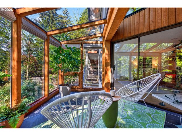 25 BECKET St, Lake Oswego, OR 97035