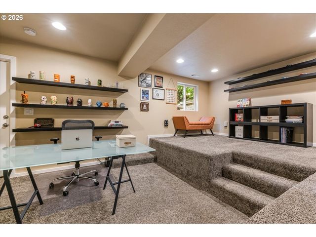 25 BECKET St, Lake Oswego, OR 97035