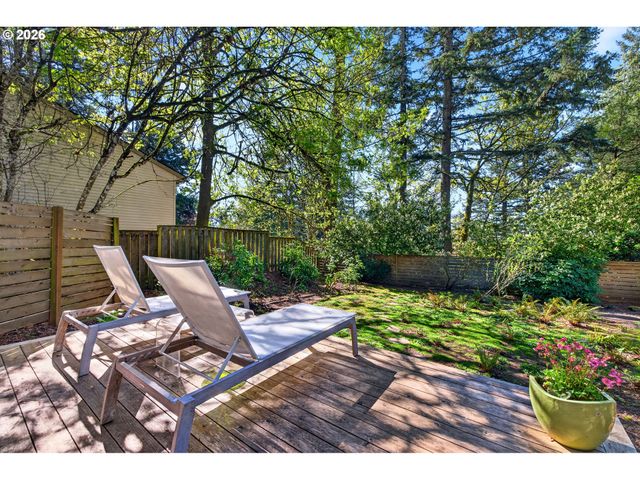 25 BECKET St, Lake Oswego, OR 97035