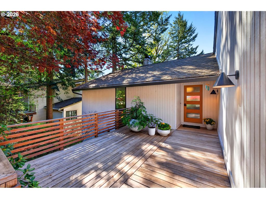 25 BECKET St, Lake Oswego, OR 97035
