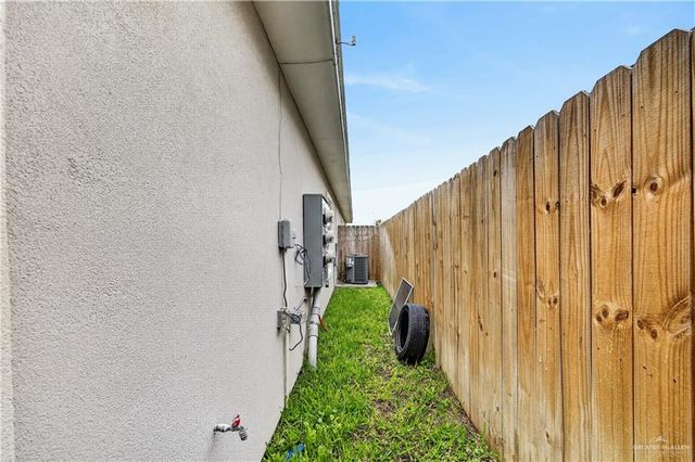 822 N Clarence Avenue, Edinburg, TX 78541