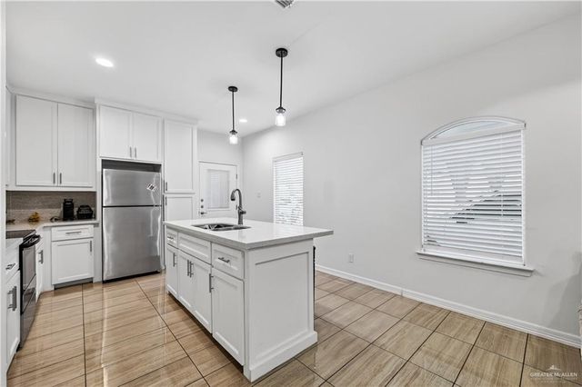 822 N Clarence Avenue, Edinburg, TX 78541