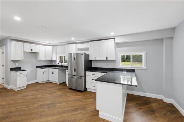 1305 Old Hillsboro Road, Henniker, NH 03242