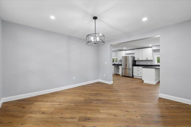 1305 Old Hillsboro Road, Henniker, NH 03242