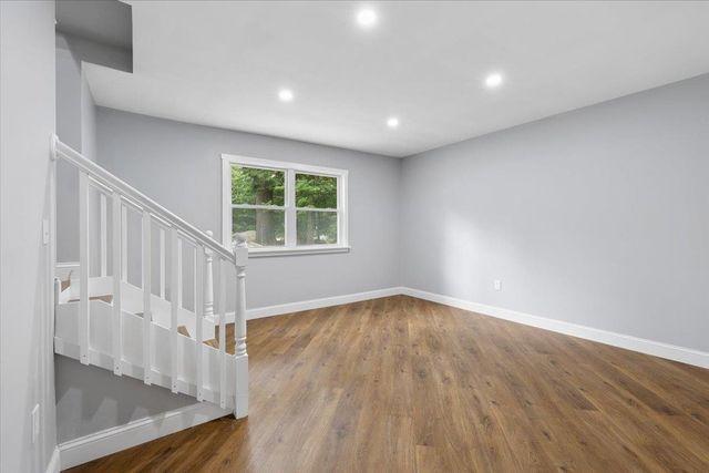 1305 Old Hillsboro Road, Henniker, NH 03242