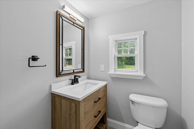 1305 Old Hillsboro Road, Henniker, NH 03242