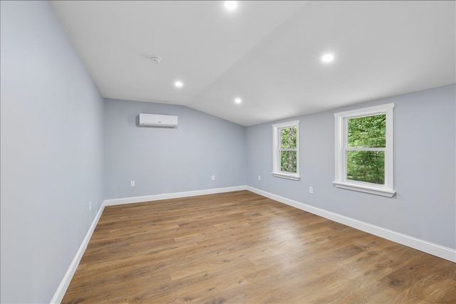 1305 Old Hillsboro Road, Henniker, NH 03242