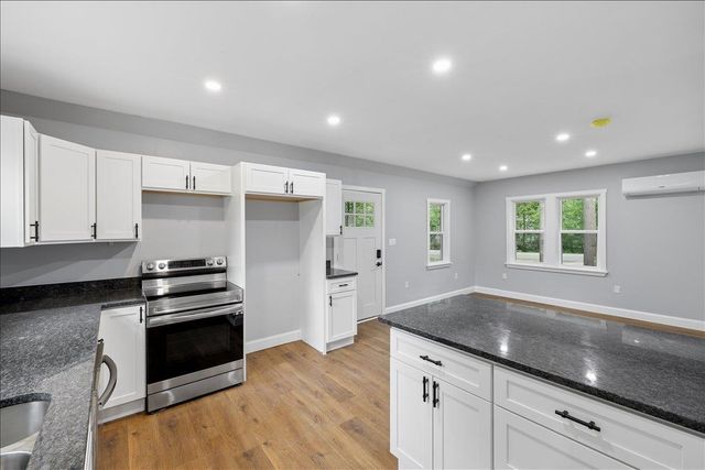 1305 Old Hillsboro Road, Henniker, NH 03242