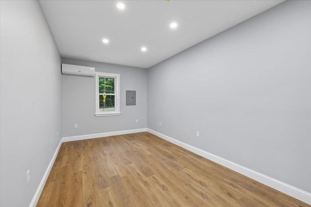 1305 Old Hillsboro Road, Henniker, NH 03242