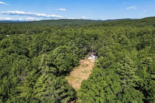 1305 Old Hillsboro Road, Henniker, NH 03242
