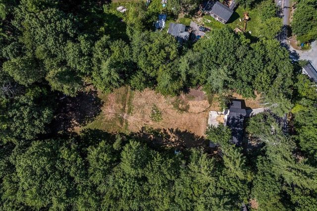 1305 Old Hillsboro Road, Henniker, NH 03242