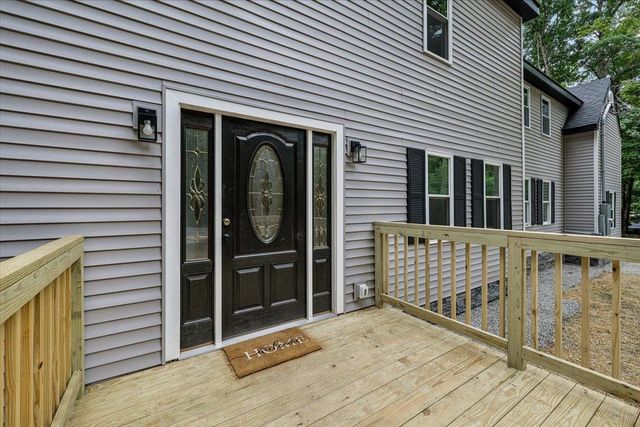 1305 Old Hillsboro Road, Henniker, NH 03242