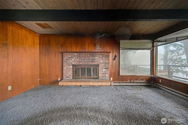 1284 Dines Point Rd, Greenbank, WA 98253