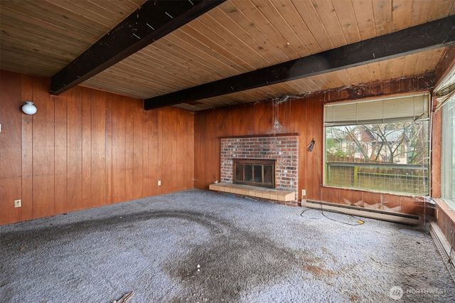 1284 Dines Point Rd, Greenbank, WA 98253