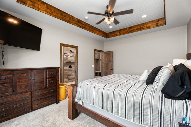 27061 Saddlerock Pl Place, Harrisburg, SD 57032