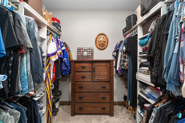 27061 Saddlerock Pl Place, Harrisburg, SD 57032