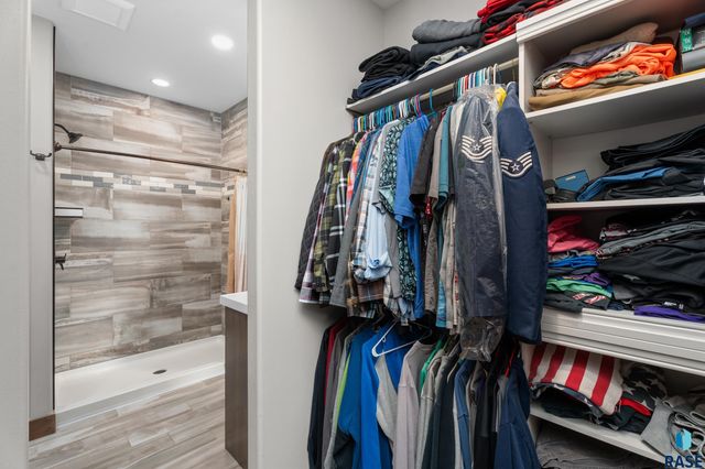 27061 Saddlerock Pl Place, Harrisburg, SD 57032