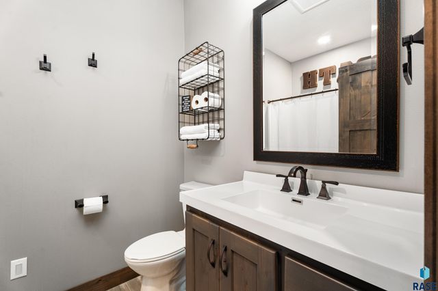 27061 Saddlerock Pl Place, Harrisburg, SD 57032