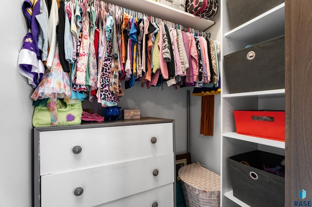 27061 Saddlerock Pl Place, Harrisburg, SD 57032