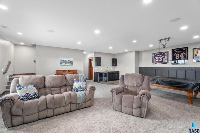 27061 Saddlerock Pl Place, Harrisburg, SD 57032