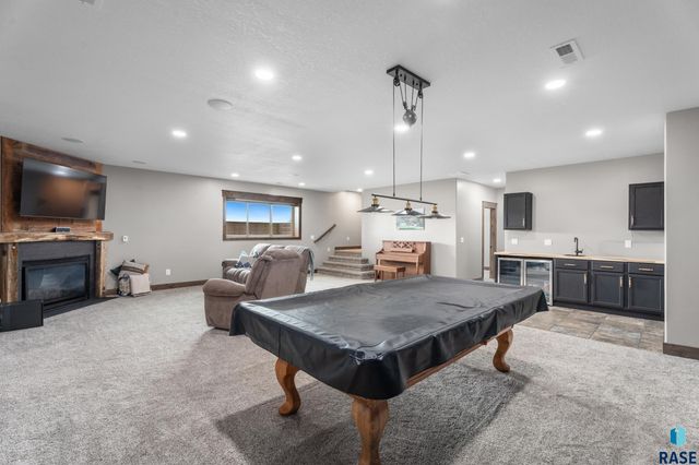 27061 Saddlerock Pl Place, Harrisburg, SD 57032