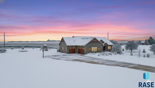 27061 Saddlerock Pl Place, Harrisburg, SD 57032